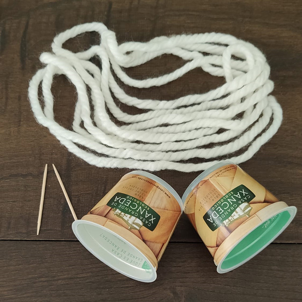 Materiales necesarios para walkie talkie con vaso de yogur